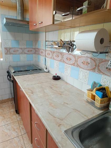 Apartament cu 3 camere decomandat în Vitan