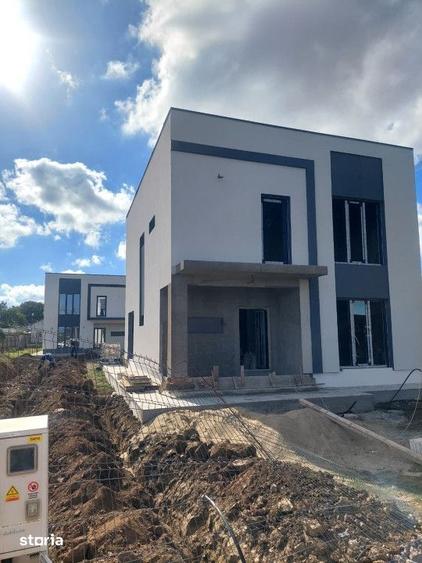 Casă cu 5 camere cu Teren 465 Mp în Cumpăna