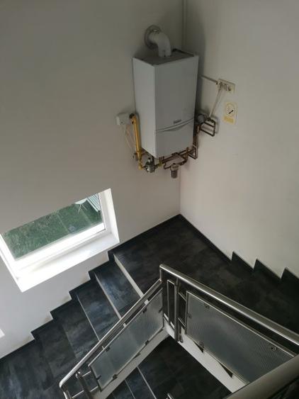 Casă individuală cu 9 camere cu Canalizare în Blașcovici