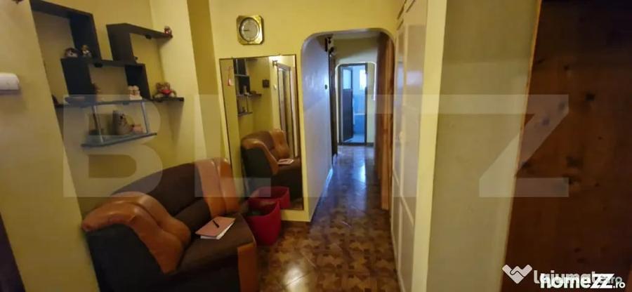 Apartament cu 3 camere decomandat în Central