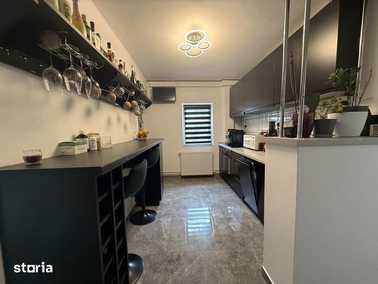 Apartament cu 3 camere semidecomandat, mobilat în Soarelui