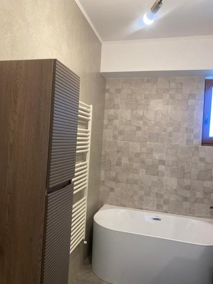 Apartament cu 3 camere decomandat, mobilat în Băneasa