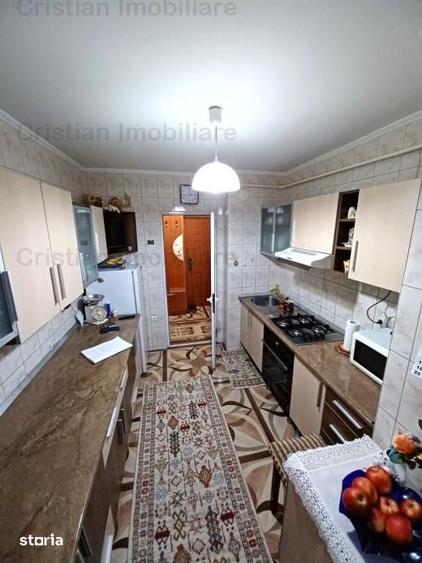 Apartament cu 3 camere decomandat în Brăilița