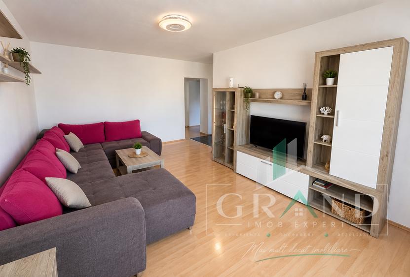 Apartament cu 4 camere decomandat, mobilat în Plopilor