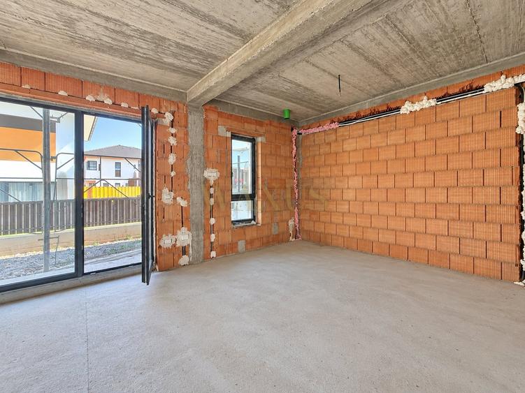 Duplex cu 4 camere cu Canalizare în Florești