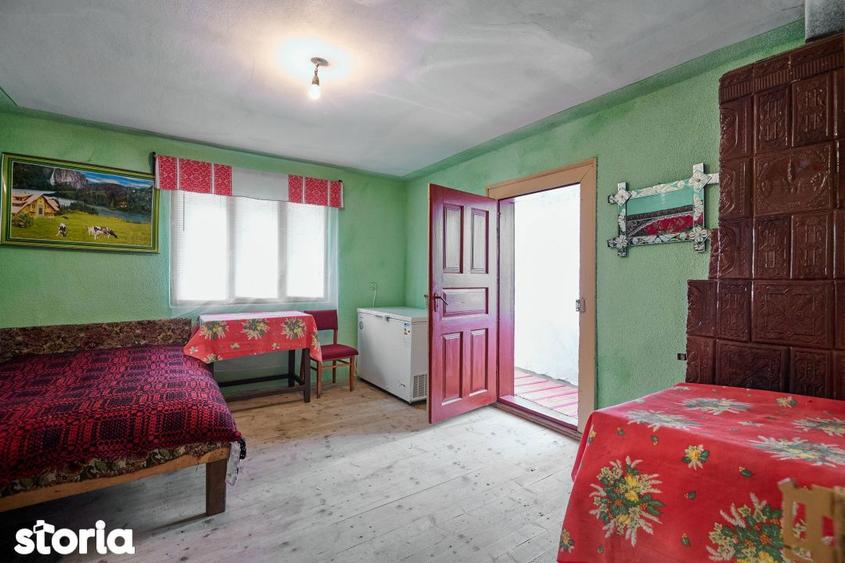 Casă cu 4 camere cu Teren 4213 Mp în Nucșoara