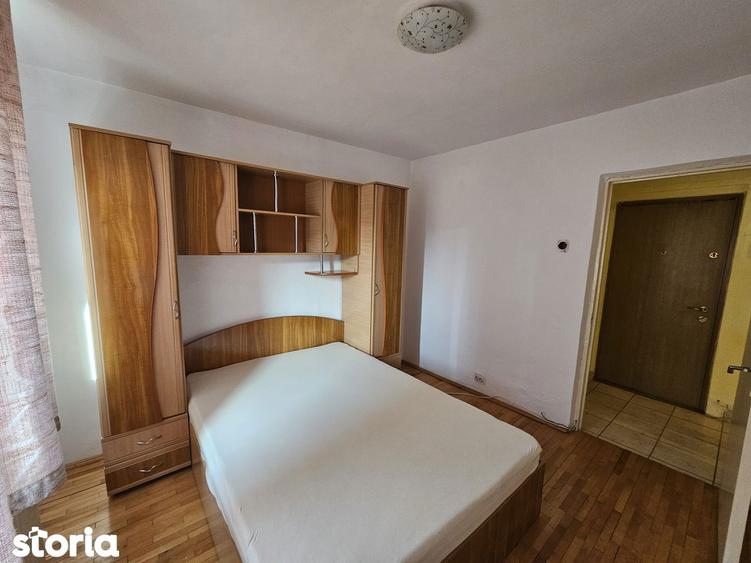 Apartament cu 3 camere în Cetate
