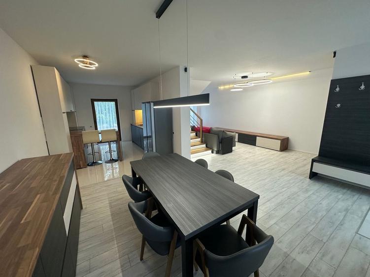 Duplex cu 4 camere cu Canalizare în Exterior Nord