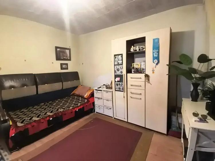 Casă cu 4 camere cu Canalizare în Domenii