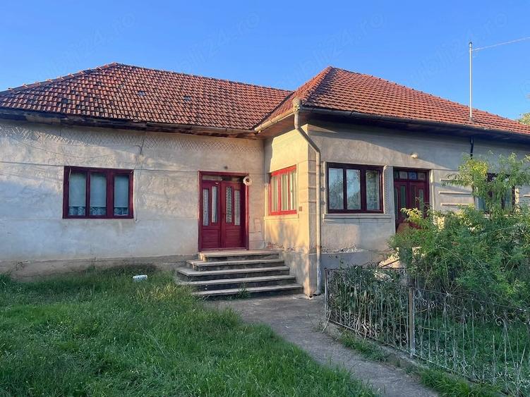 Casă cu Teren 1066 Mp în Central