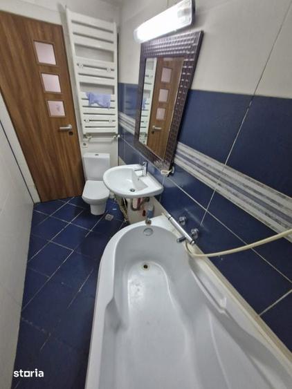 Apartament cu 3 camere decomandat în Vitan