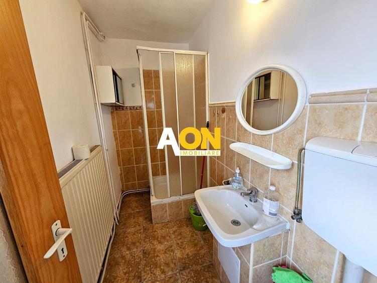 Garsonieră decomandată, mobilată în Cetate