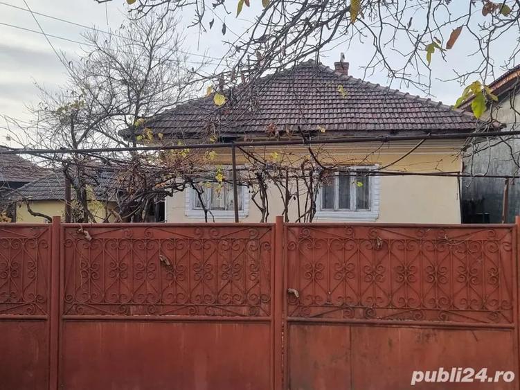 Casă cu 4 camere cu Teren 6000 Mp în Dumbrăveni