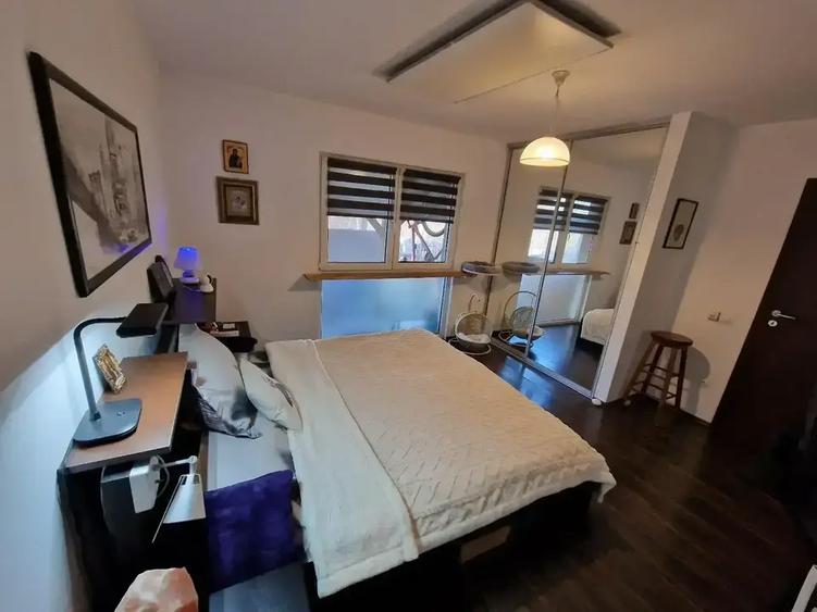 Apartament cu 3 camere semidecomandat, mobilat în Tunari