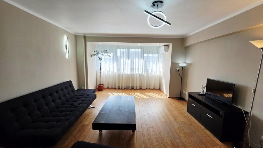 Apartament 3 camere de închiriat – Bulevardul Decebal | 81 mp | Centrală proprie - 1
