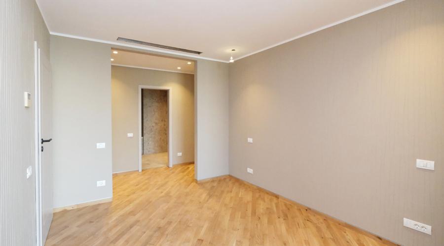 Apartament cu 4 camere în Dacia