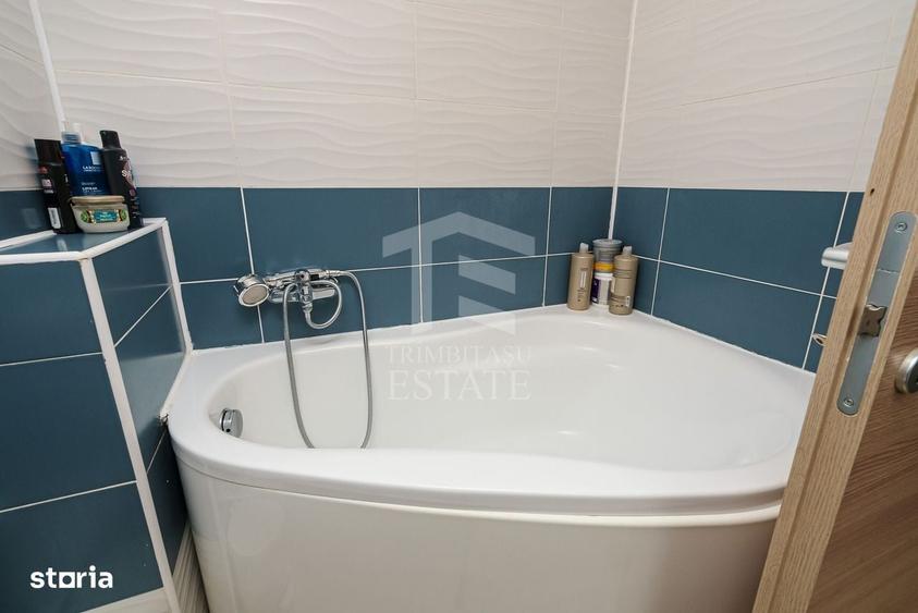 Apartament cu 3 camere decomandat în Titan