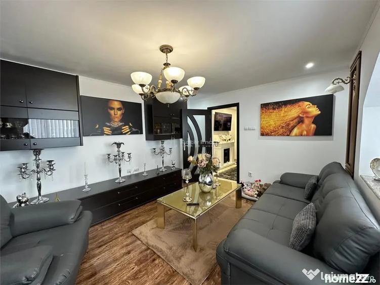 Apartament cu 3 camere decomandat în Sud