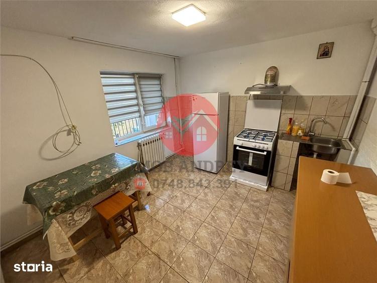 Casă cu 3 camere cu Teren 300 Mp în Central