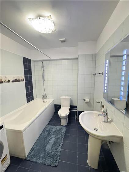 Apartament cu 3 camere semidecomandat în Herăstrău