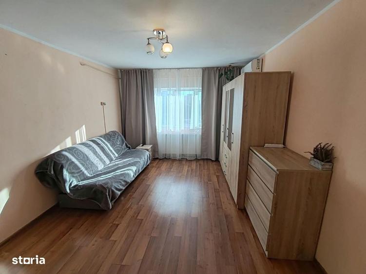 Persoana fizica vand apartament o camera nicolina 1 - 4