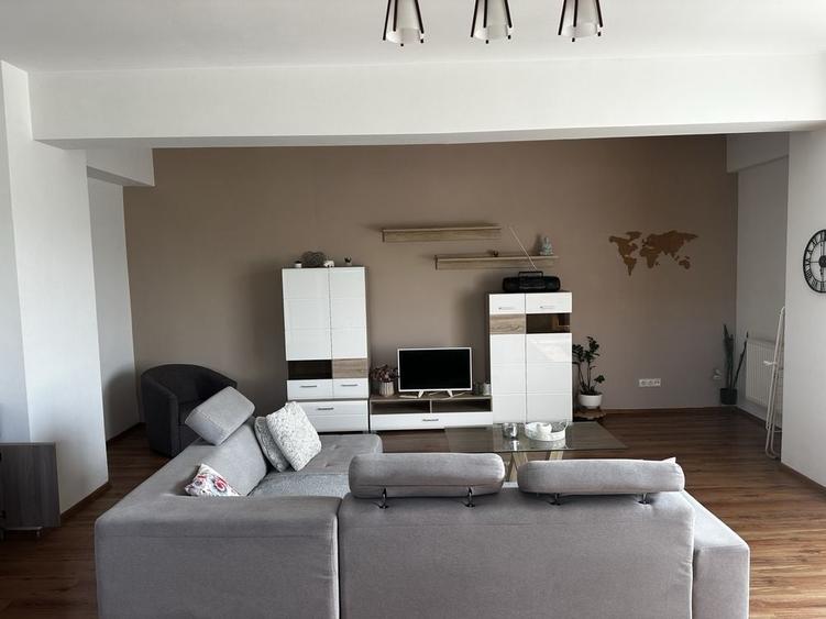 Apartament cu 2 camere decomandat în Exterior Vest