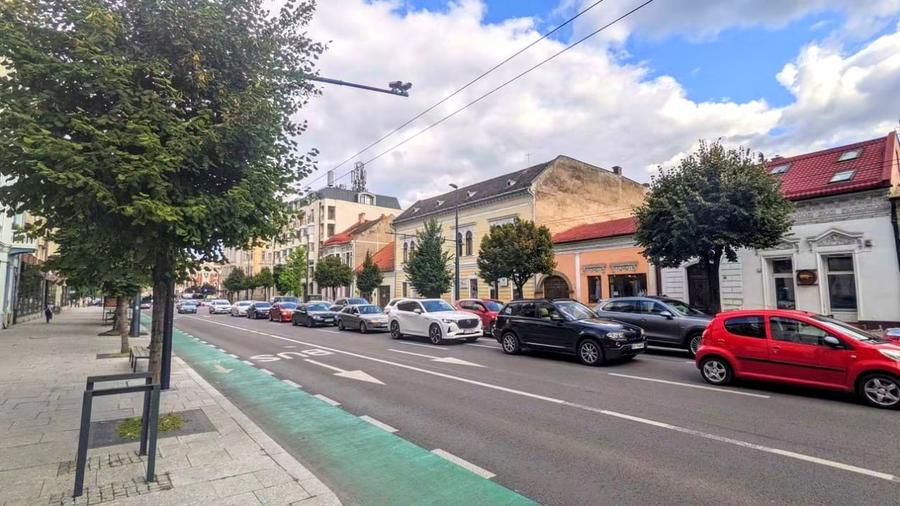 Ap. cu 2 dormitoare si 2 bai, fix in Centrul Clujului, langa Facultati - 1
