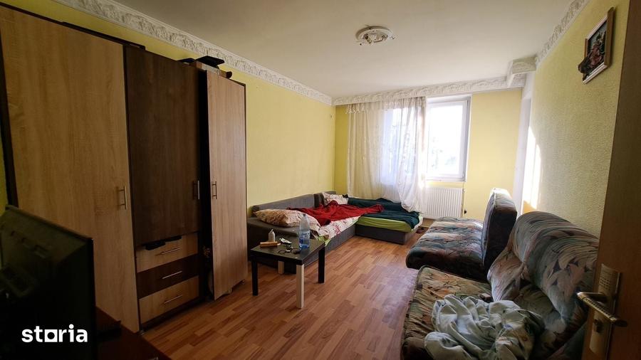 Apartament cu 3 camere decomandat în Agigea