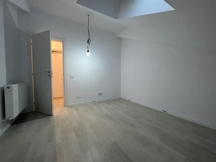 Apartament cu 4 camere decomandat în Theodor Pallady
