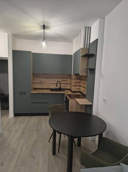 Apartament cu 2 camere decomandat în Baza 3