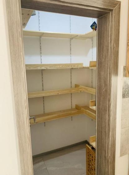 Apartament cu 3 camere semidecomandat în Dumbrăvița