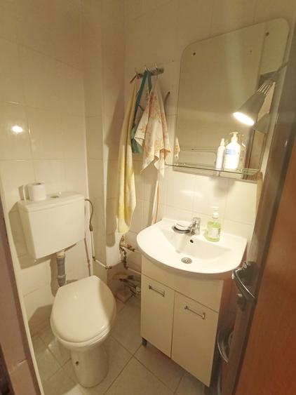 Apartament cu 3 camere decomandat, mobilat în Nicolina