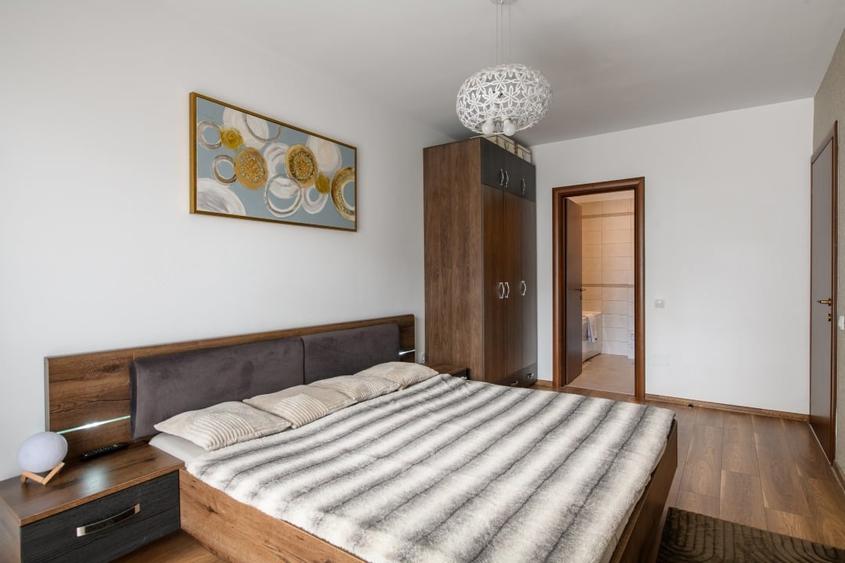 Apartament cu 3 camere decomandat, mobilat în Bună Ziua