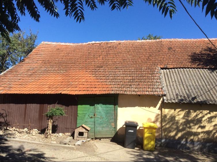 Casă individuală cu 3 camere cu Teren 3300 Mp în Central