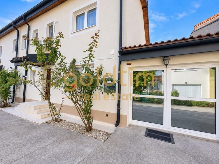 Duplex cu 5 camere cu Canalizare în Iancu Nicolae