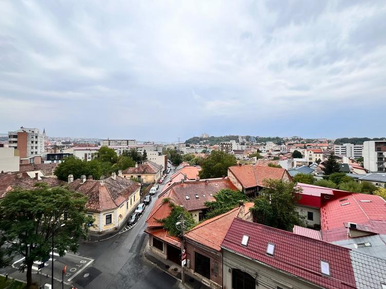 Apartament cu 2 camere decomandat în Semicentral