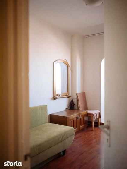 Apartament cu 4 camere în Rahova
