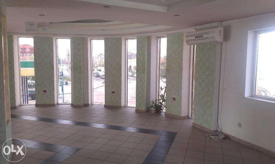 Birou, de 170 mp, în Central