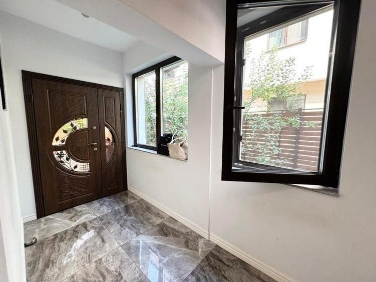 Casă cu 5 camere cu Teren 385 Mp în Bucureștii Noi