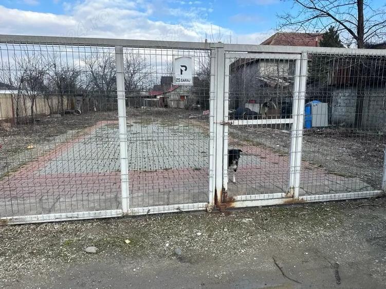 Teren de 800 mp, în Central