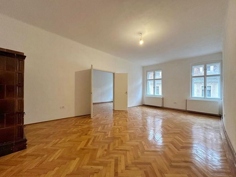 Apartament cu 3 camere circular, mobilat în Centrul Istoric