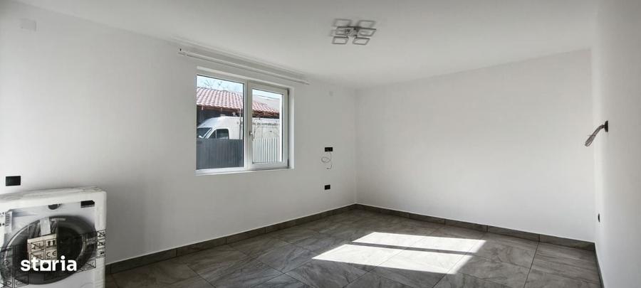 Casă cu 4 camere în Livezeni