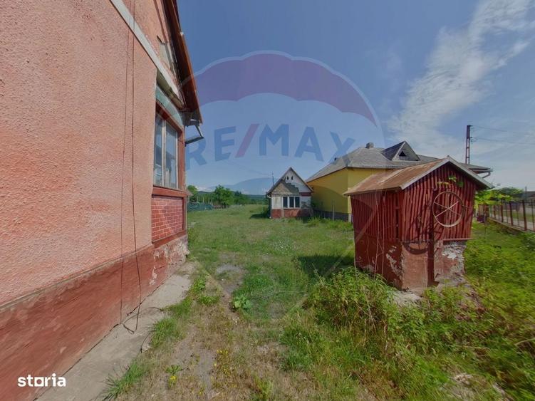 Casă cu 4 camere decomandat cu Teren 2732 Mp în Câmpulung la Tisa