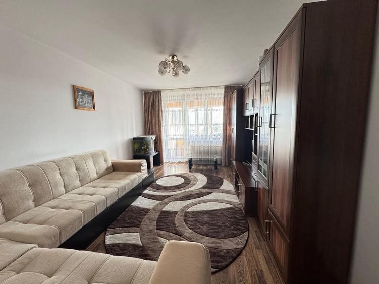Apartament cu 3 camere decomandat în Brâncoveanu
