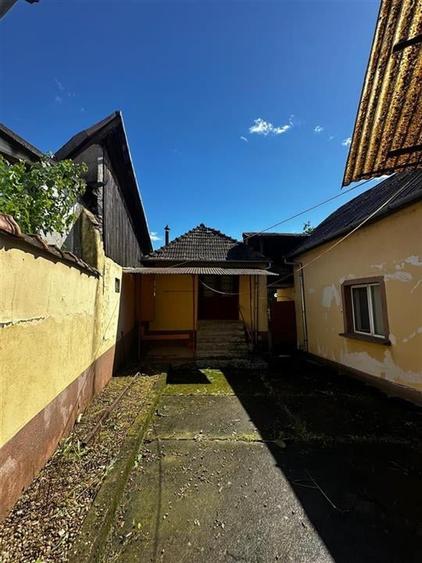 Casă individuală cu 3 camere cu Teren 415 Mp în Central