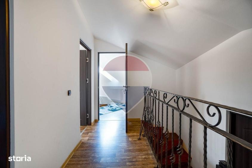 Casă cu 4 camere în Vulcan