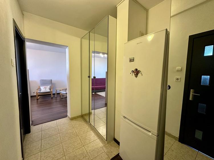Garsonieră decomandată în Baba Novac