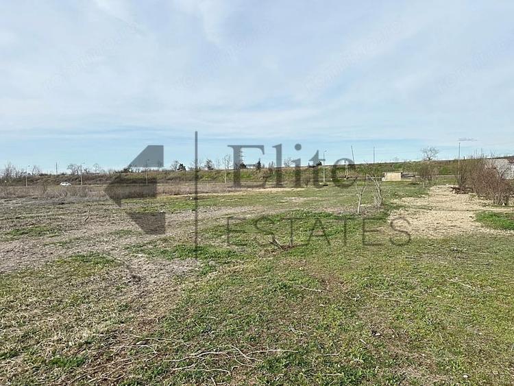 Teren de 4300 mp, în Central
