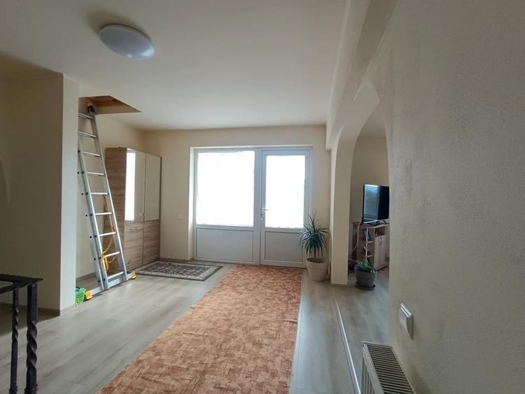 Casă individuală cu 5 camere cu Canalizare în Oarda