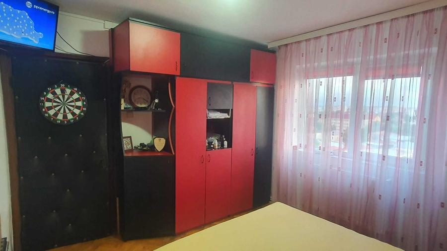 Apartament cu 4 camere decomandat în Ultracentral